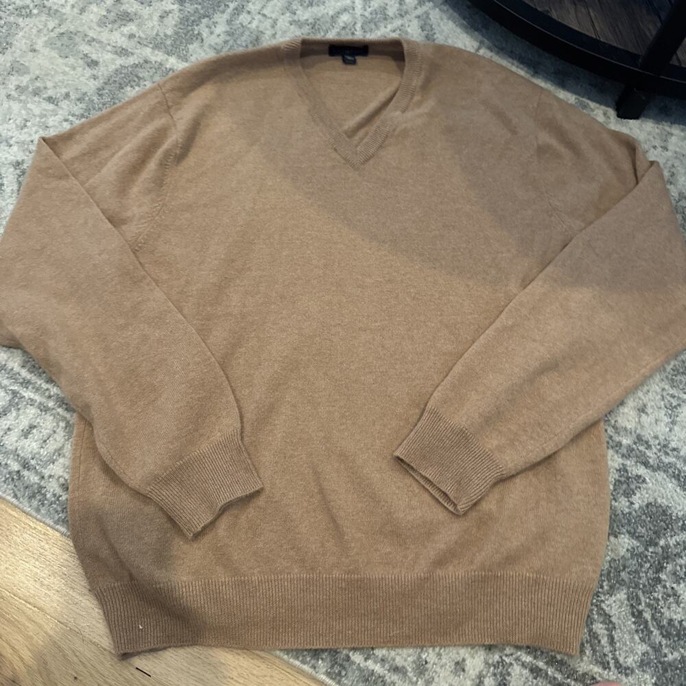Club Room Estate Cashmere Men's V-Neck Sweater in Camel Color Size Large Luxury